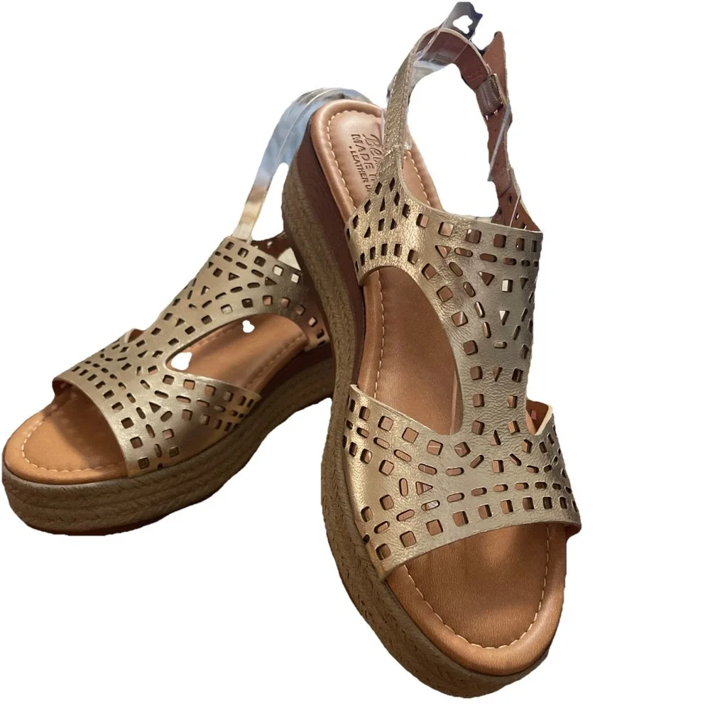 New In Box Bella Vita ANN-ITALY Wedge‎ Sandals  Champagne Women 9.5 N Italy Made
